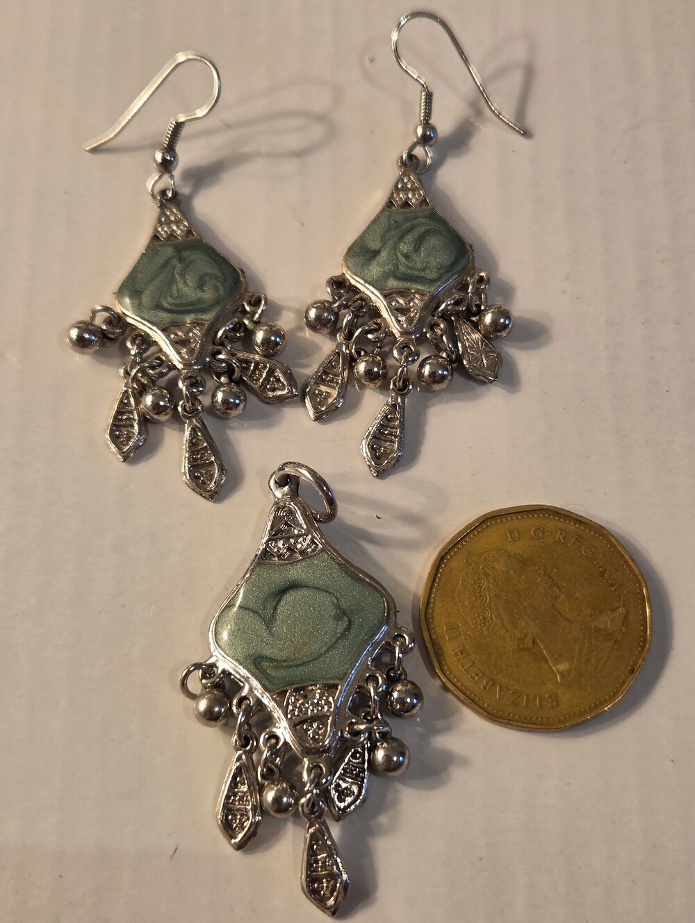 Silver-Tone Green Floral Dangle Earrings and Pendant Set